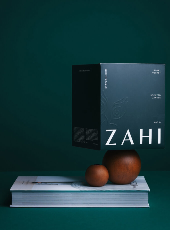 CANDLE 900 Grams Royal Velvet